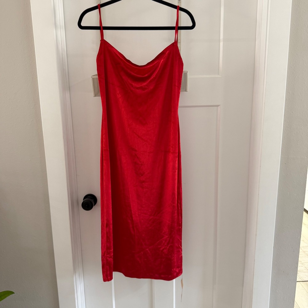 NWT Reformation Merel Velvet Midi Dress in Cherry Red Size Large Low Back‎ NEW